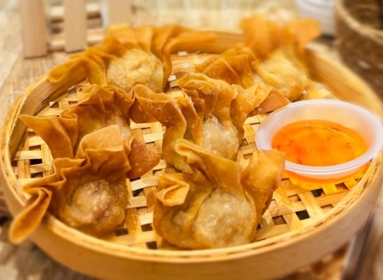 Deep fried prawn and pork wontons